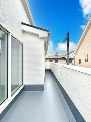 oRj[@J郋[toRj[Ŗ̂NNKɁI