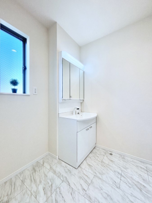 ���̑��@�������̂�����K��Ԃł��B�����̐g�x�x���C�����ǂ����g�������܂��B 