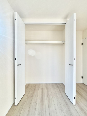 ���[�@�m���̃N���[�[�b�g�B���s��������̂Ō���̈ߗނ�����������܂�܂��B