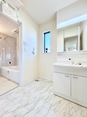 ���̑��@�L�X�Ƃ�Ƃ�̂��郉���h���[�X�y�[�X�B  