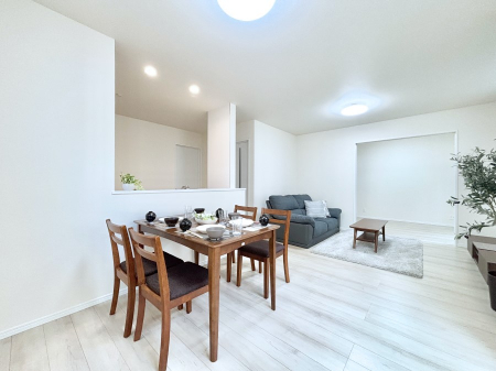 ���r���O�@�Z�ޕ��̌��������o�����A�C���e���A���l����̂��y���݂ȃ��r���O�ł��I 