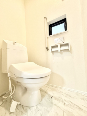 �g�C���@�g�C����1�K��2�K���ꂼ��ɔz�u����Ă��ĂƂĂ��֗��ł��B 