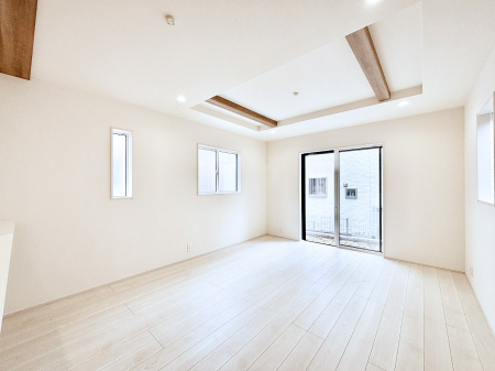 ���r���O�@�傫�ȑ����炽���Ղ�̗z���ƕ����������郊�r���O