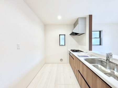 Lb`@u₩ȕʂ蔲Lb`B̂Ŗ邭Cɂ𗧂܂B  