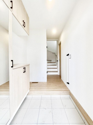 ���ց@���Ƒ��₨�q�l���C�����悭���o�}���ł��鉸�₩�ȕ��͋C�̌��ւł��B