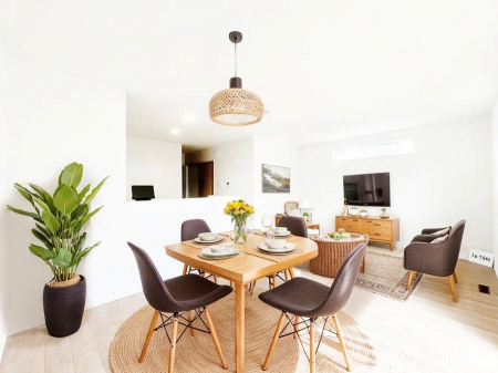 ���r���O�@���Ƒ��̓��₩�Șb�����ŕ�܂�閾�邢���r���O  ���Ƌ��CG�ł�