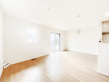 ���r���O�@���邢�z���������A�����̕��͋C�ɖ�������郊�r���O�_�C�j���O 