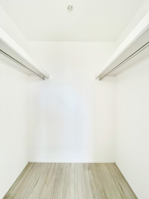 ̑@EH[NCN[[bgtŐԂLpł܂B