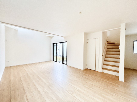 ���r���O�@�����u�������܁v�u��������v�Ƒ��Ƃ̃R�~���j�P�[�V�������[�܂郊�r���O�C���K�i�B 