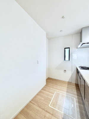 �L�b�`���@�u�₩�ȕ����ʂ蔲����L�b�`���B��������̂Ŗ��邭���C�ɂ��𗧂��܂��B