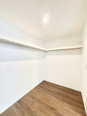 ̑@EH[NCN[[bgtŐԂLpł܂B