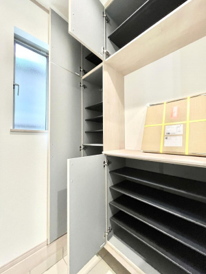 ̑ρ@Ղ[łV[Y{bNXŉƑŠCAւB  