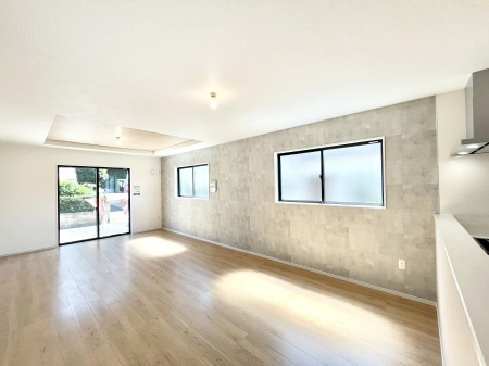 ̑ρ@Ƒ̏Ί炪RƐ܂ĂAȕ͋C̃_CjOɎdオĂ܂ 