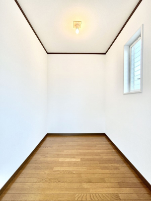 ̑@EH[NCN[[bgtŐԂLpł܂B