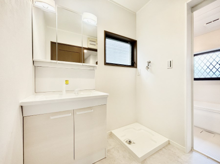 ʑEʏ@Ƃ̐ʃXy[XŒ̐gxxX[Y