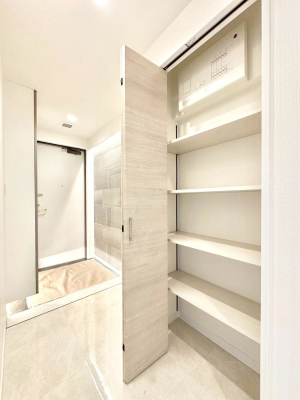 ���̑����ρ@�L�����[�B�|�������G�߂̏��������[���邱�Ƃ��ł��܂��B