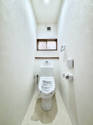 �g�C���@�g�C����1�K��2�K���ꂼ��ɔz�u����Ă��ĂƂĂ��֗��ł��B 