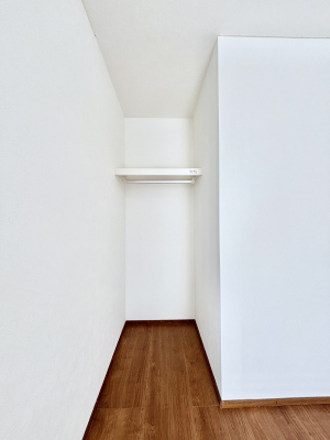 ���[�@�m���̃N���[�[�b�g�B���s��������̂Ō���̈ߗނ�����������܂�܂��B