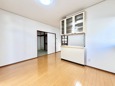 ���r���O�@�Z�ޕ��̌��������o�����A�C���e���A���l����̂��y���݂ȃ��r���O�ł��I 