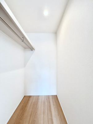 ̑@EH[NCN[[bgtŐԂLpł܂B