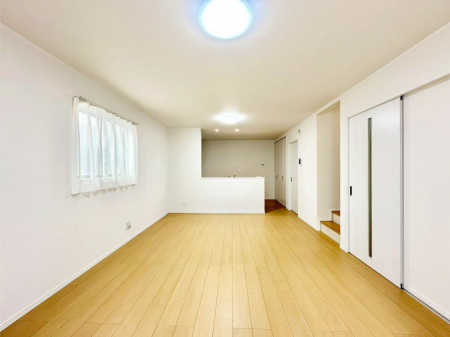 ���r���O�@�Z�ޕ��̌��������o�����A�C���e���A���l����̂��y���݂ȃ��r���O�ł��I �@