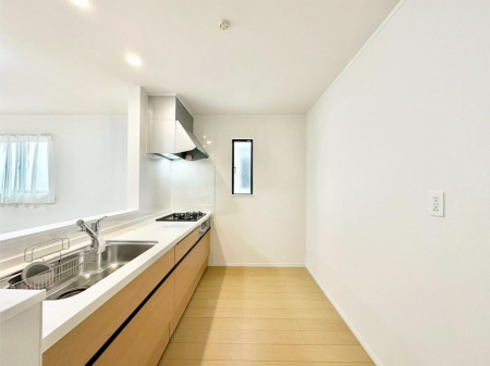 �L�b�`���@�u�₩�ȕ����ʂ蔲����L�b�`���B��������̂Ŗ��邭���C�ɂ��𗧂��܂��B 