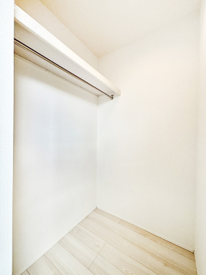 ̑@EH[NCN[[bgtŐԂLpł܂B