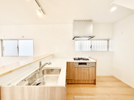 �L�b�`���@L���^���Ɨ�������X�y�[�X���L�X�Ǝg���܂��B�R���p�N�g�ɓ����Ă��������N���N�B