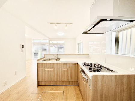 �L�b�`���@�J�E���^�[�z���Ɋy����������ׂ�B�����̂������������Ɣ��������Ȃ肻���ł��ˁB