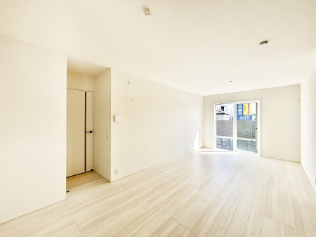 ̑ρ@Ƒ̏Ί炪RƐ܂ĂAȕ͋C̃_CjOɎdオĂ܂ 