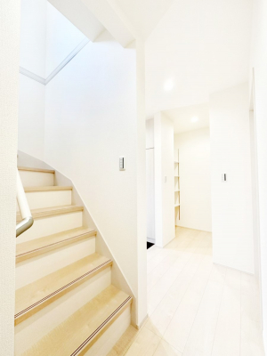 ���̑��@�����Ȃ��q�l�₲�N�z�̕��Ɋ������z���I�K�i�ɂ͎萠�t���ł��B