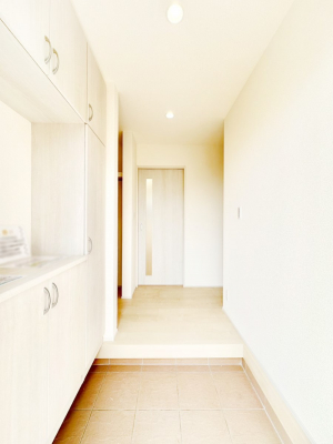 ���ց@���Ƒ��₨�q�l���C�����悭���o�}���ł��鉸�₩�ȕ��͋C�̌��ւł��B