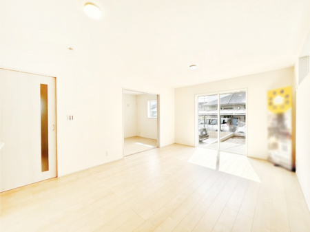 ���r���O�@���邢�z���������A�����̕��͋C�ɖ�������郊�r���O�_�C�j���O 