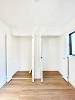 ���[�@�m���̃N���[�[�b�g�B���s��������̂Ō���̈ߗނ�����������܂�܂��B