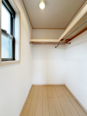 ̑@EH[NCN[[bgtŐԂLpł܂B