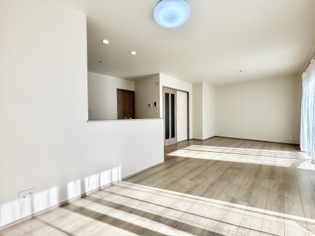 ���r���O�@�Z�ޕ��̌��������o�����A�C���e���A���l����̂��y���݂ȃ��r���O�ł��I 