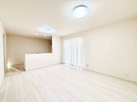 ���r���O�@���Ƒ��̓��₩�Șb�����ŕ�܂�閾�邢���r���O