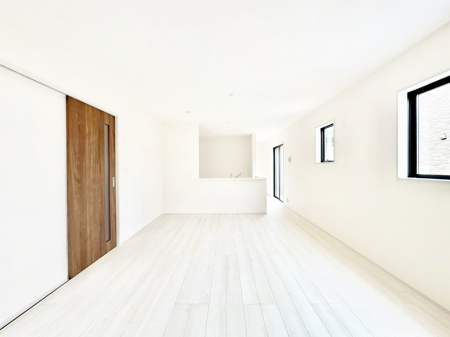 ���r���O�@�ǂ��ɂ��Ă��Ƒ��̂Ȃ������������R�~���j�P�[�V�������r���O�B