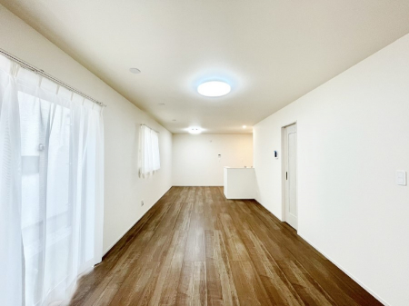 ���r���O�@�Z�ޕ��̌��������o�����A�C���e���A���l����̂��y���݂ȃ��r���O�ł��I �@