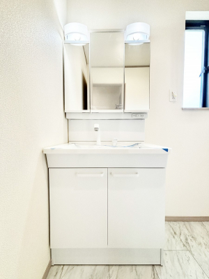 ʑEʏ@邢ʏ͖̐gxxyłႢłB