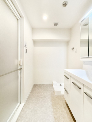 ̑@Ƃ̐ʃXy[XŒ̐gxxX[Y