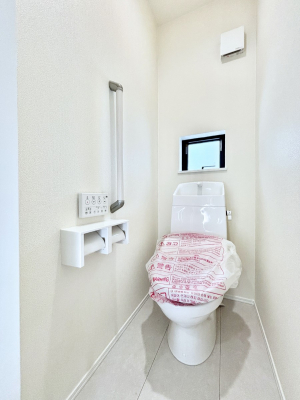 �g�C���@�g�C����1�K��2�K���ꂼ��ɔz�u����Ă��ĂƂĂ��֗��ł��B 