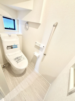 �g�C���@�g�C����1�K��2�K���ꂼ��ɔz�u����Ă��ĂƂĂ��֗��ł��B 