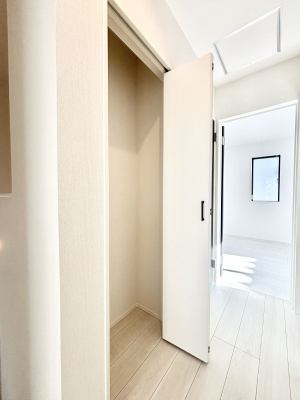 ���̑����ρ@�L�����[�B�|�������G�߂̏��������[���邱�Ƃ��ł��܂��B