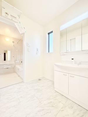 ���̑��@�L�X�Ƃ�Ƃ�̂��郉���h���[�X�y�[�X�B  