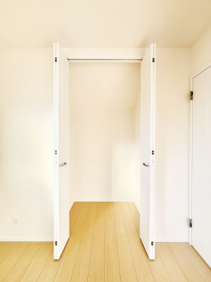 ���[�@�m���̃N���[�[�b�g�B���s��������̂Ō���̈ߗނ�����������܂�܂��B