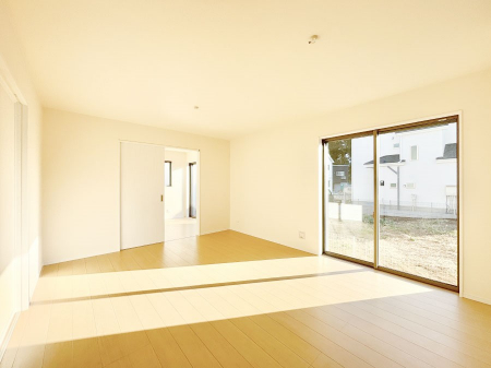 ���̑����ρ@�Ƒ��̏Ί炪���R�Ɛ��܂�Ă���A����ȕ��͋C�̃_�C�j���O�Ɏd�オ���Ă��܂� 