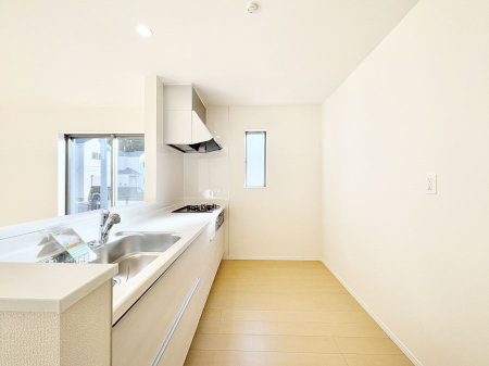 �L�b�`���@�u�₩�ȕ����ʂ蔲����L�b�`���B��������̂Ŗ��邭���C�ɂ��𗧂��܂��B