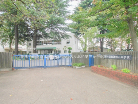 ���ӊ��@���w�Z 1300m �䑷�q�s�����R���w�Z