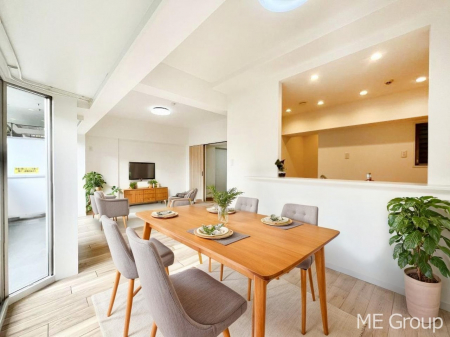 ���r���O�@�傫�ȑ����炽���Ղ�̗z���ƕ����������郊�r���O���Ƌ��CG�ł�  